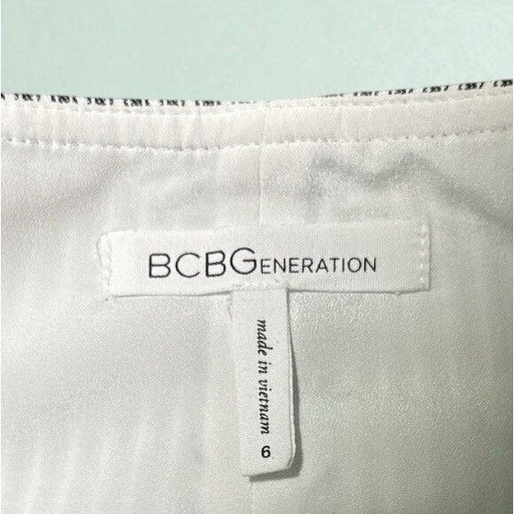 BCBGeneration Pants Sz. 6 High Waisted Cropped With Belt White & Blue Stripes - Picture 4 of 4